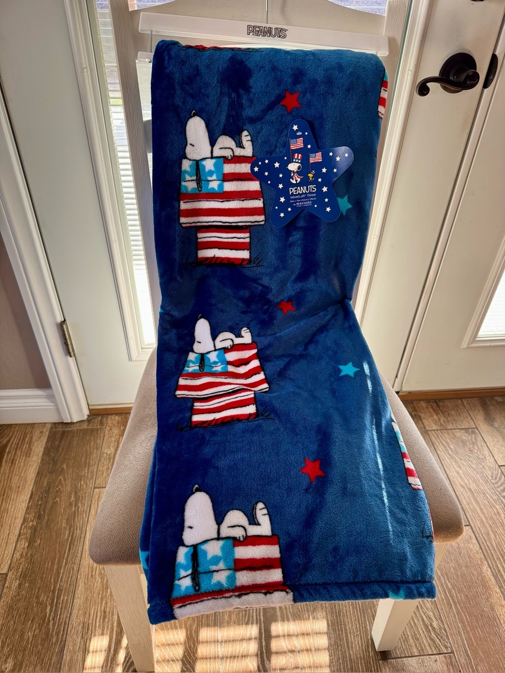 BERKSHIRE 🇺🇸 Snoopy Peanuts Blue VelvetLoft Americana Patriotic throw blanket